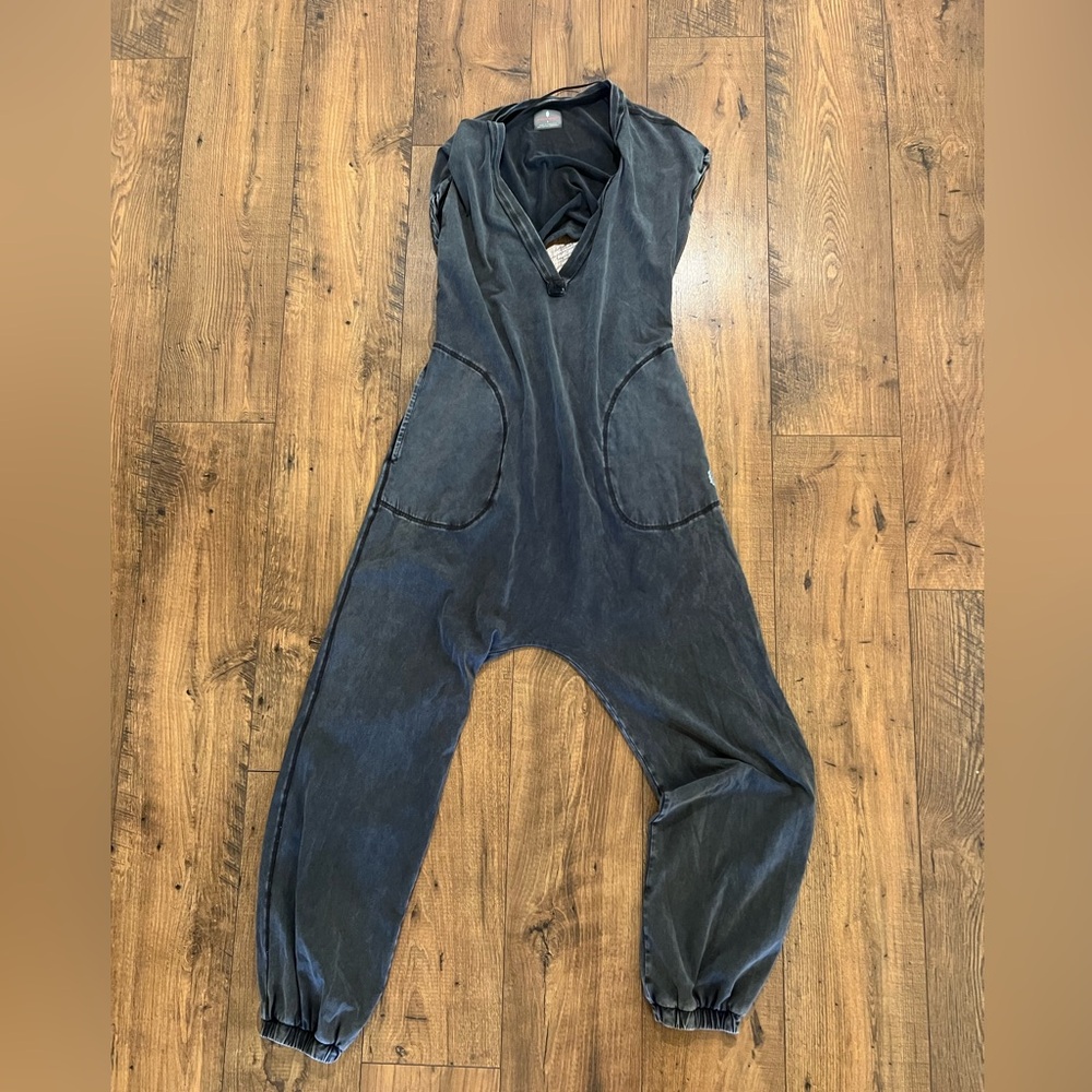 Free people jumpsuit barely worn size S